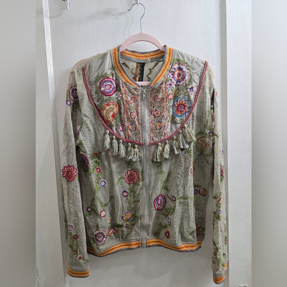 Arratta Silent Journey Colorful Embroidered Mesh Top